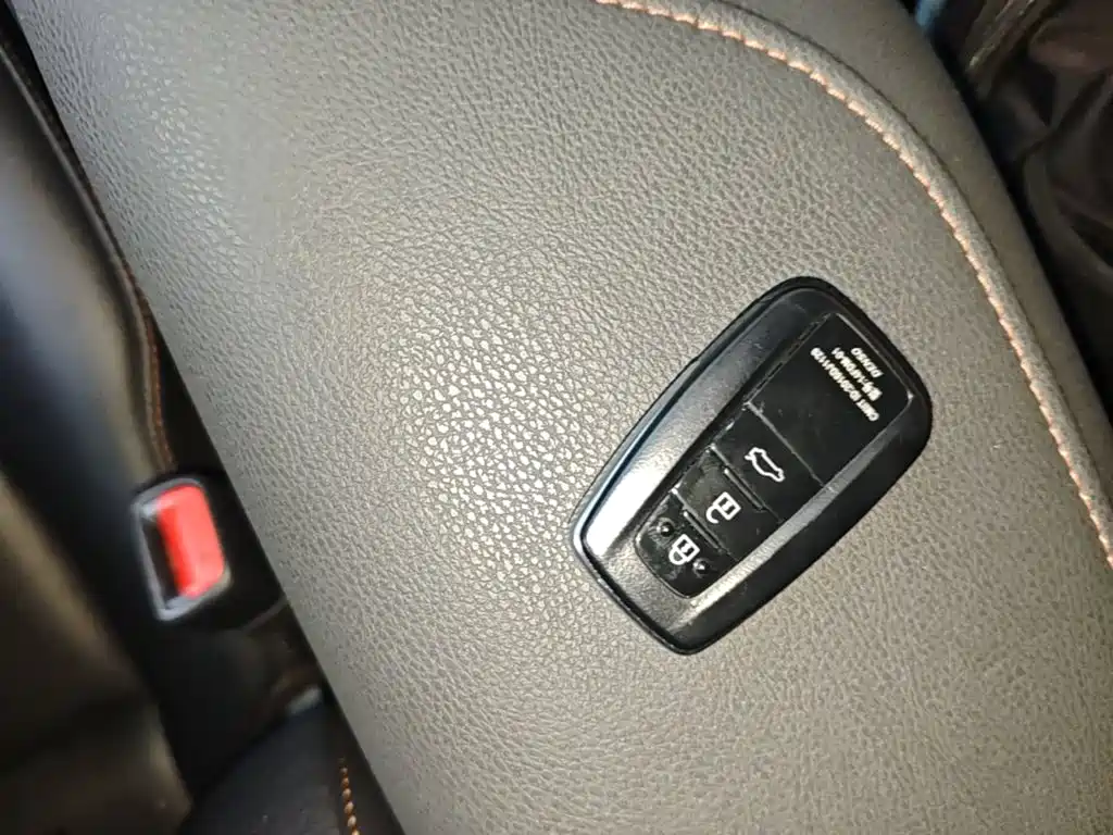 Toyota Camry 2020 — фото 17
