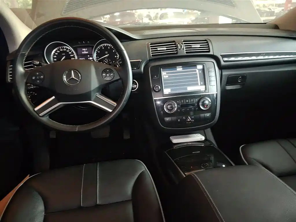 Mercedes-Benz R-Class 2016 — фото 10