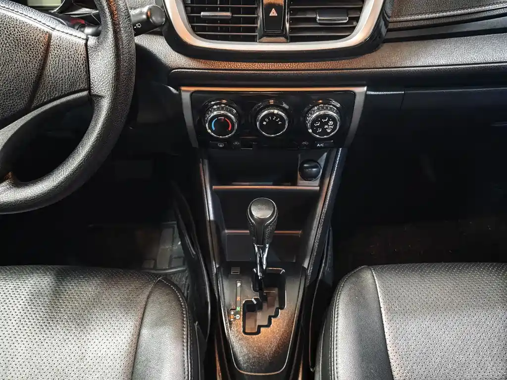 Toyota Yaris L 2018 — фото 9