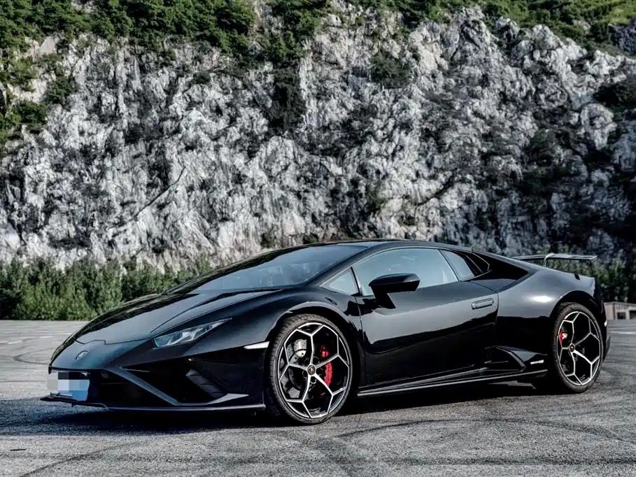Lamborghini Huracán 2023 — фото 1