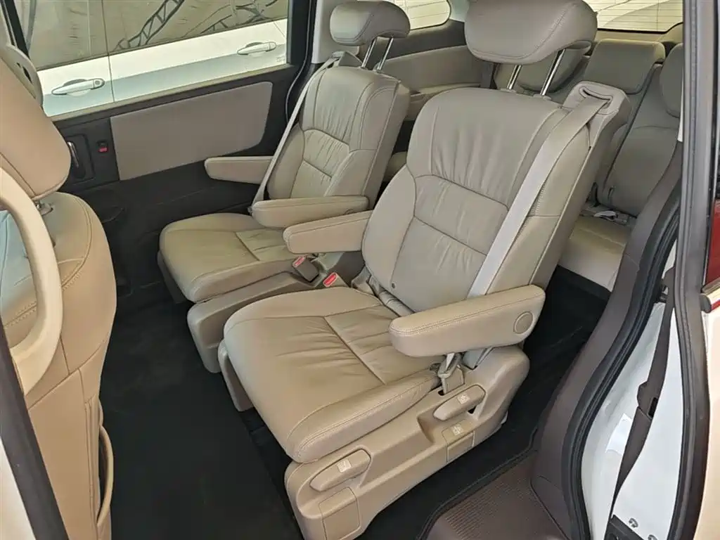 Honda Odyssey 2017 — фото 17