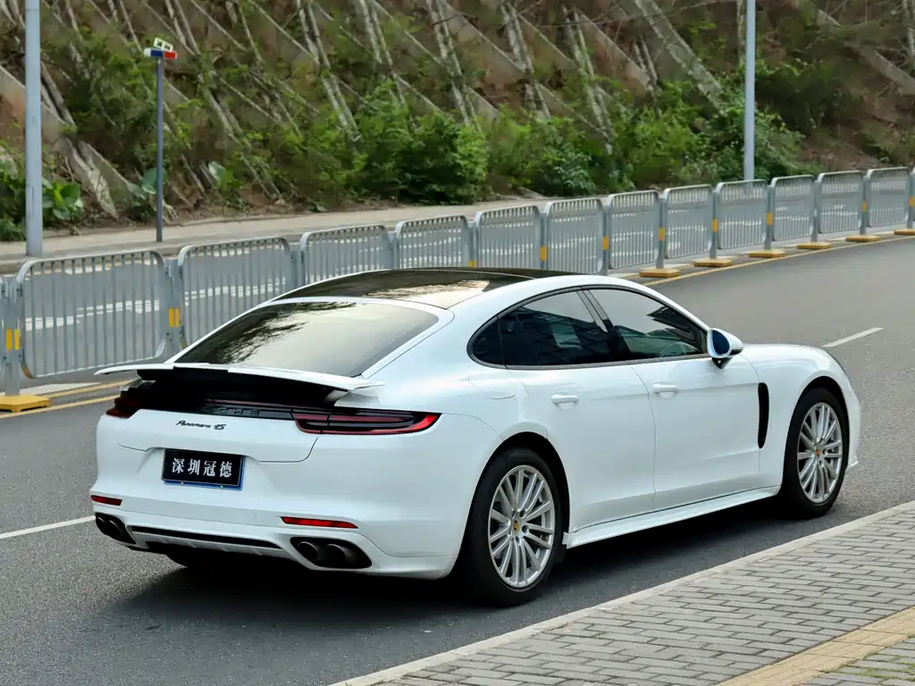 Porsche Panamera 2018