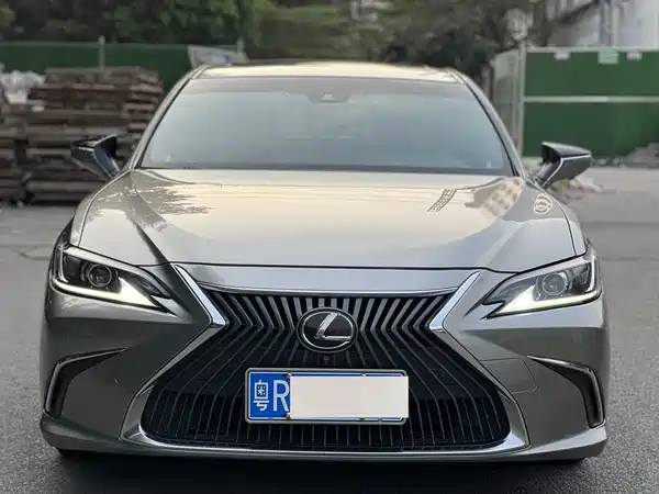 Lexus ES 2018