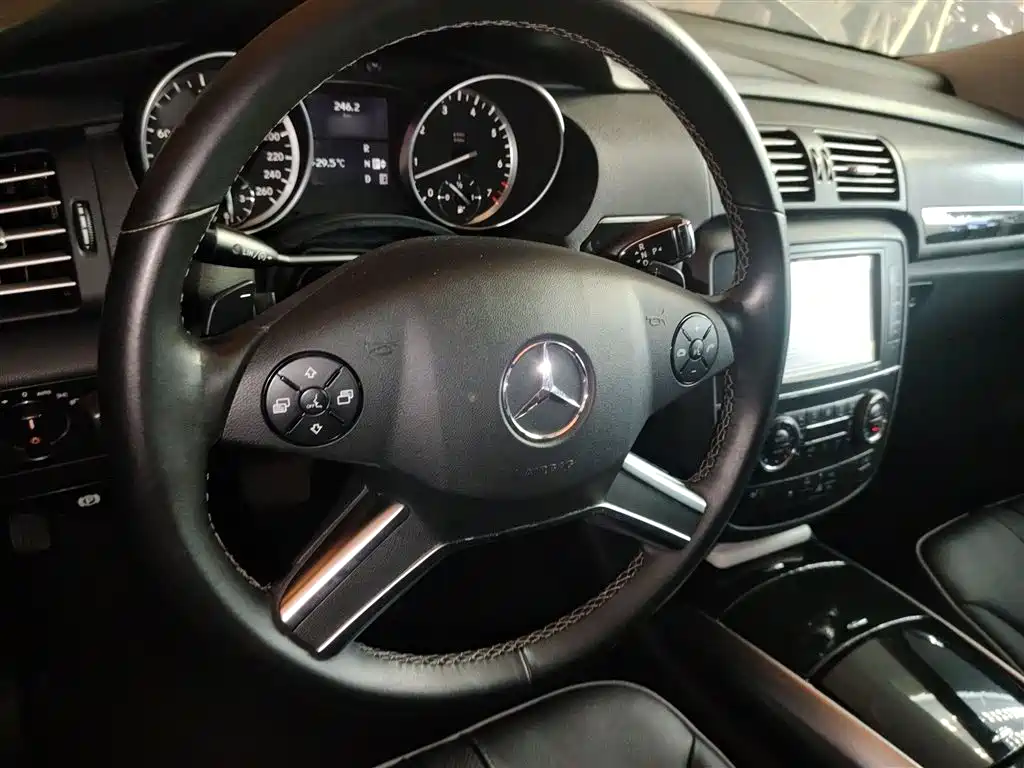 Mercedes-Benz R-Class 2016 — фото 11