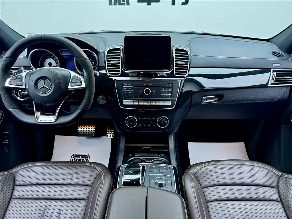 Mercedes-Benz GLS AMG 2016 — фото 16