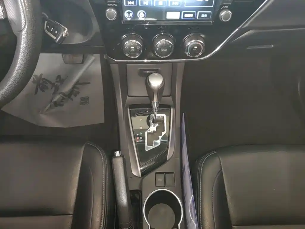 Toyota Corolla 2016 — фото 14
