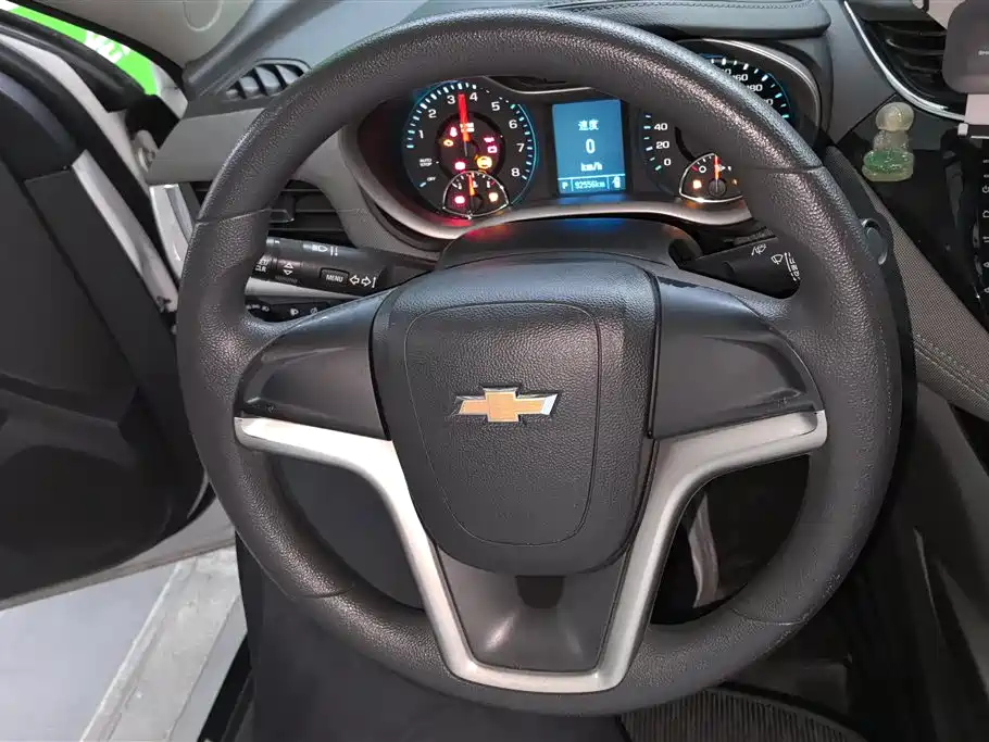 Chevrolet Malibu 2018 — фото 15