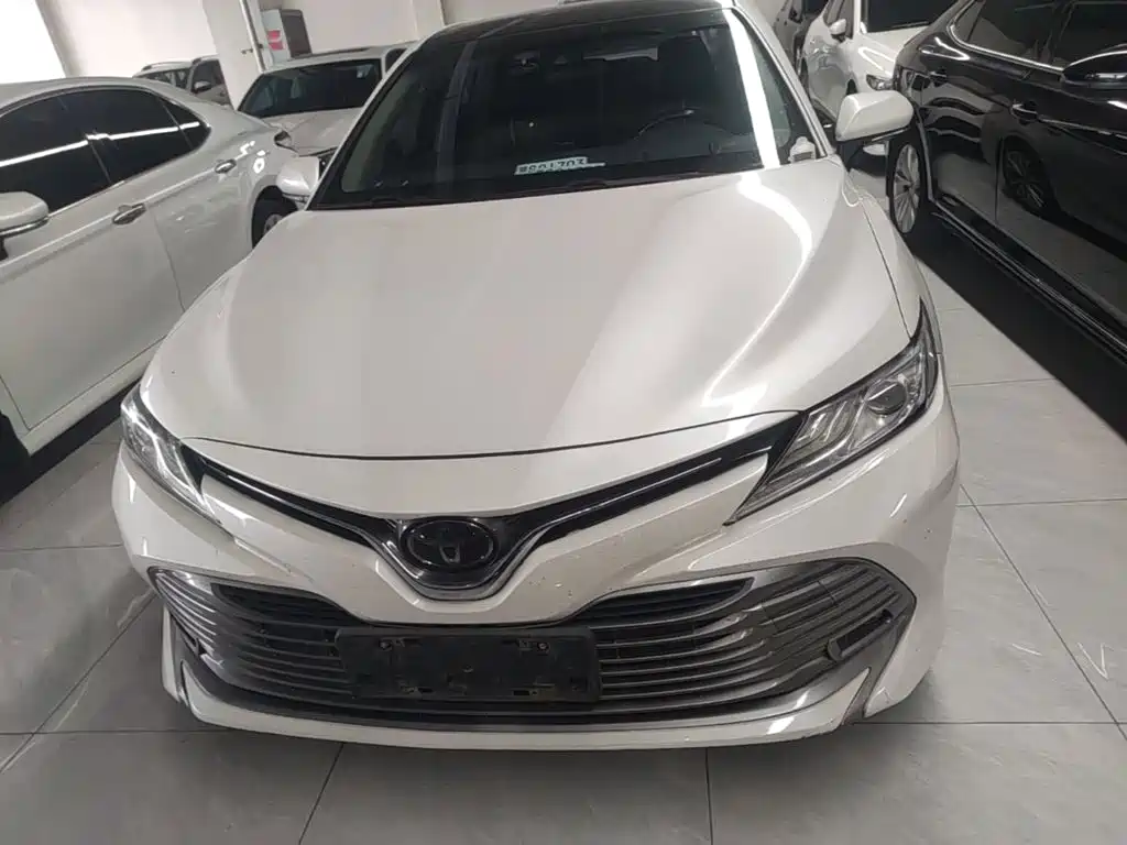 Toyota Camry 2019 — фото 3