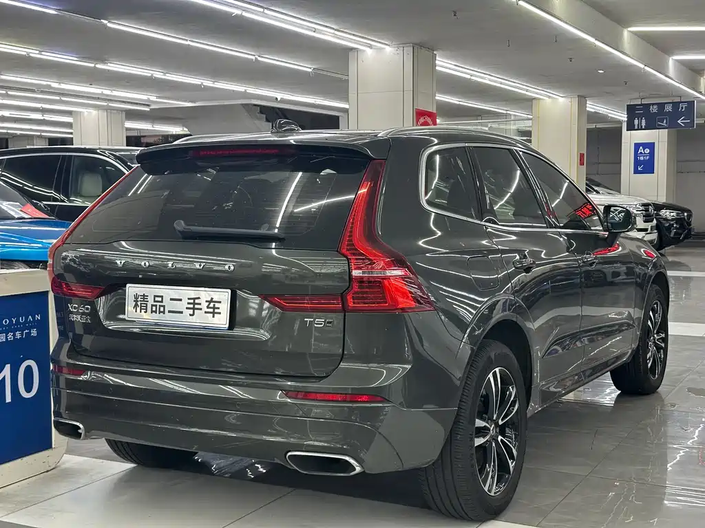 Volvo XC60 2018 — фото 9