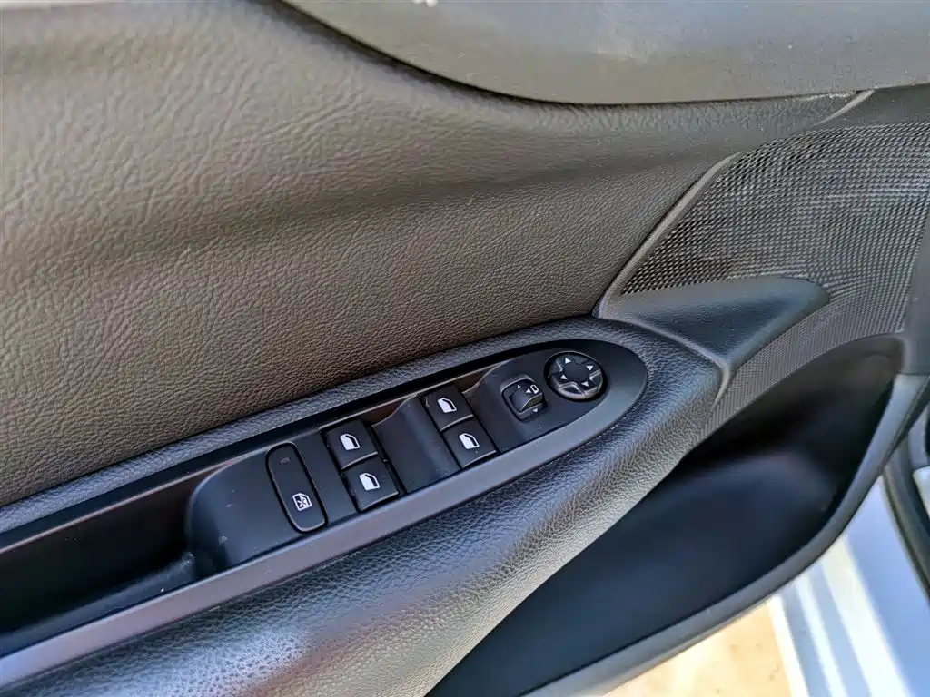Citroen C4L 2015 — фото 15