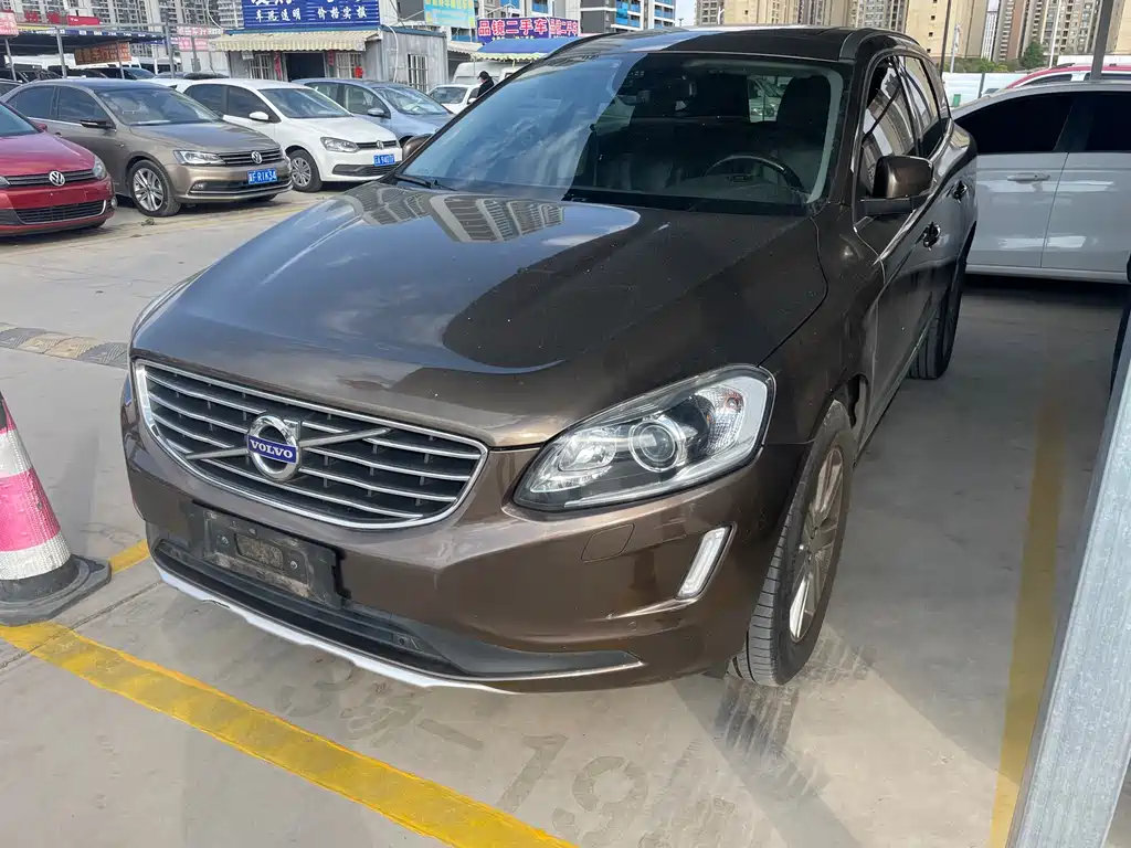 Volvo XC60 2017 — фото 1