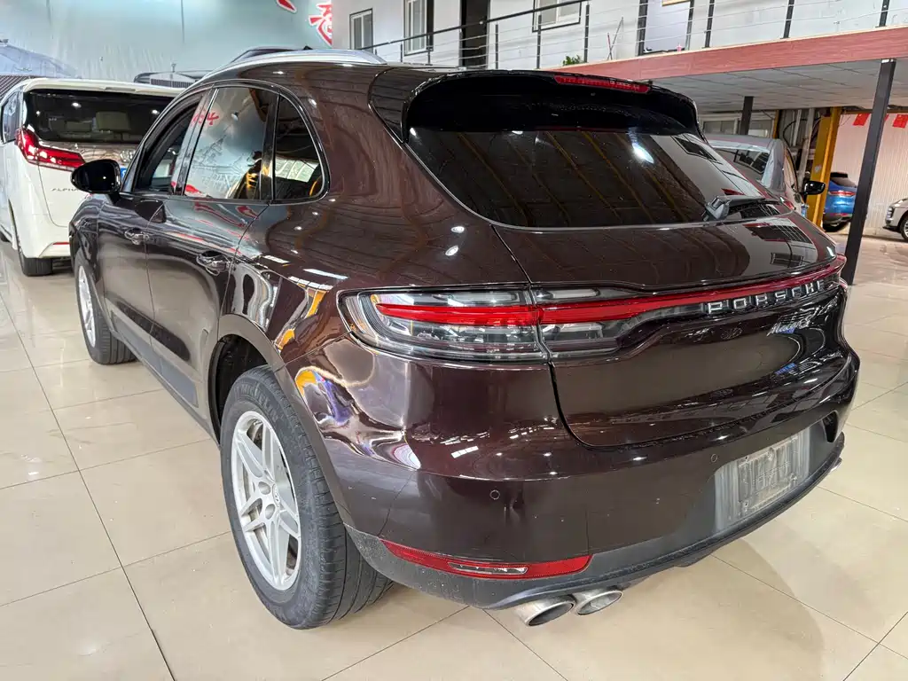 Porsche Macan 2018 — фото 13