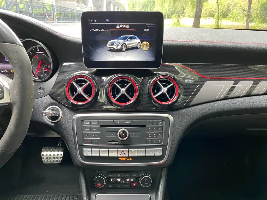 Mercedes-Benz GLA AMG 2018 — фото 18