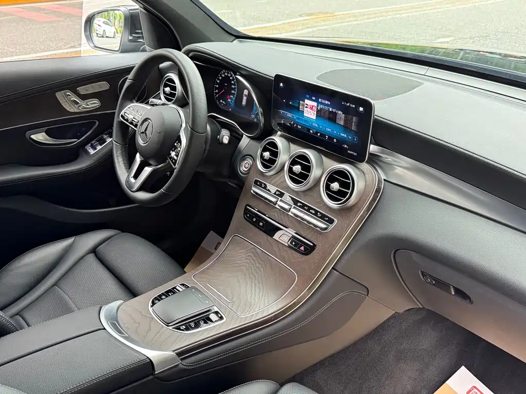 Mercedes-Benz GLC 2021 — фото 18