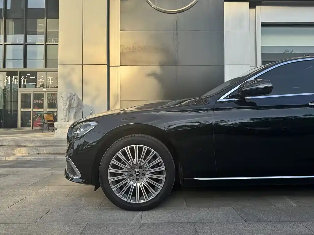 Mercedes-Benz E-Class 2022