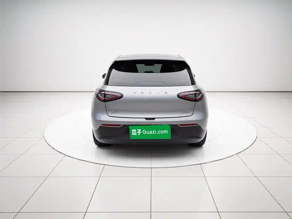 Geely Galaxy Starwish 2025 — фото 3