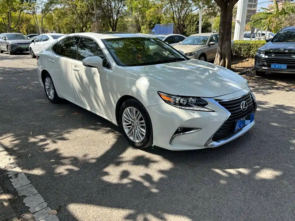 Lexus ES 2015 — фото 3