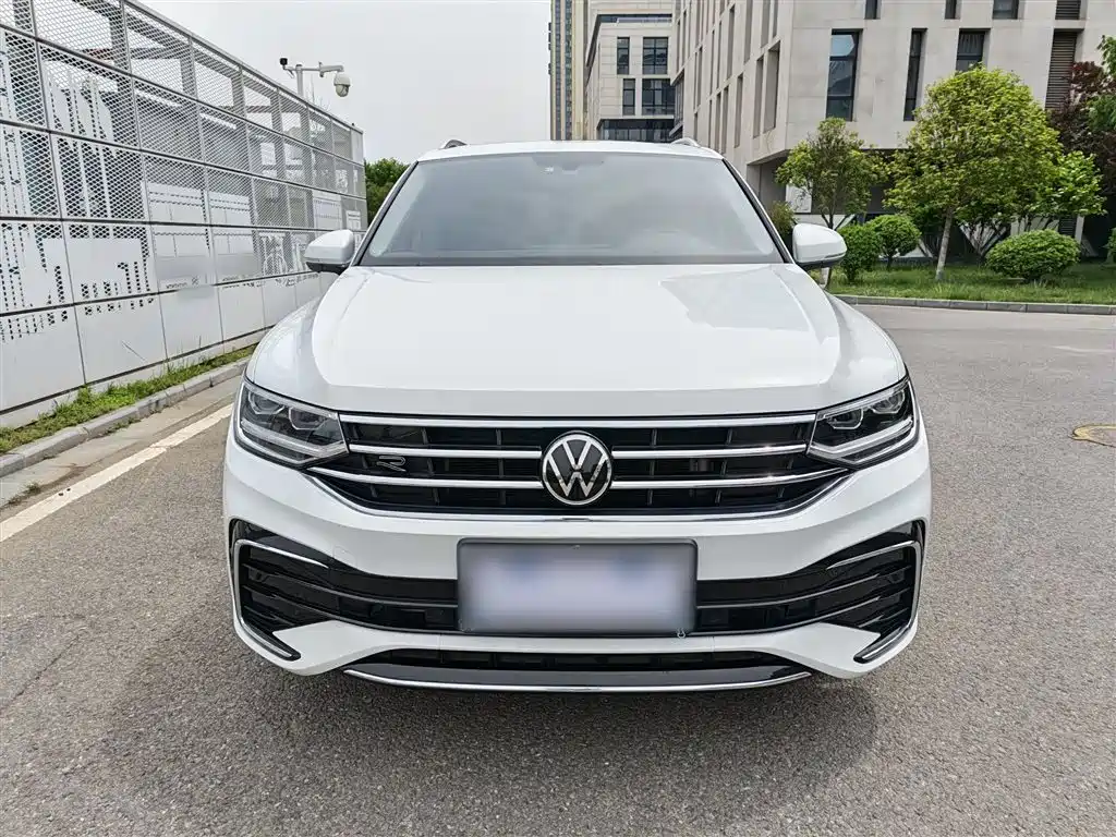 Volkswagen Tiguan L 2024 — фото 7