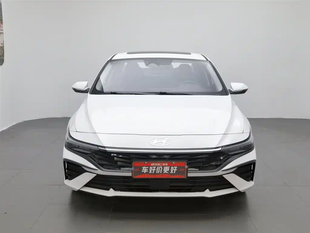 Hyundai Elantra 2025 — фото 3