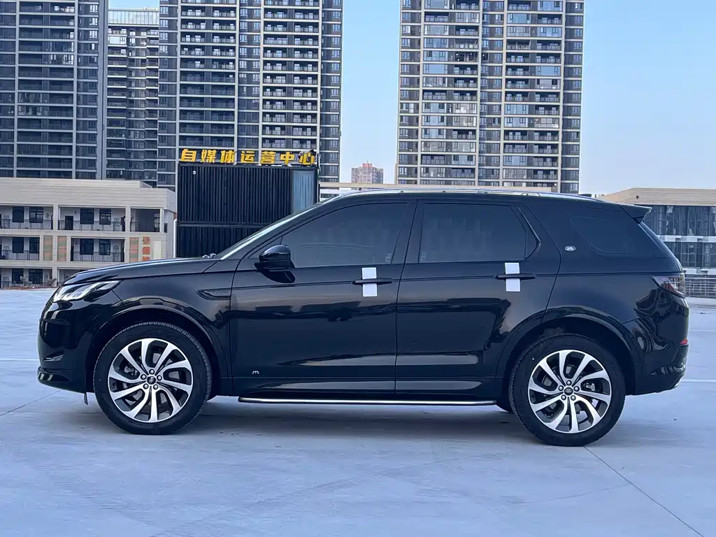 Land Rover Discovery Sport 2023 — фото 4