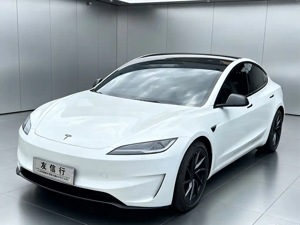 Tesla Model 3 2024 — фото 1