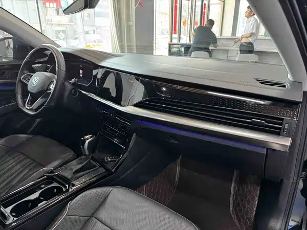 Volkswagen Passat 2023
