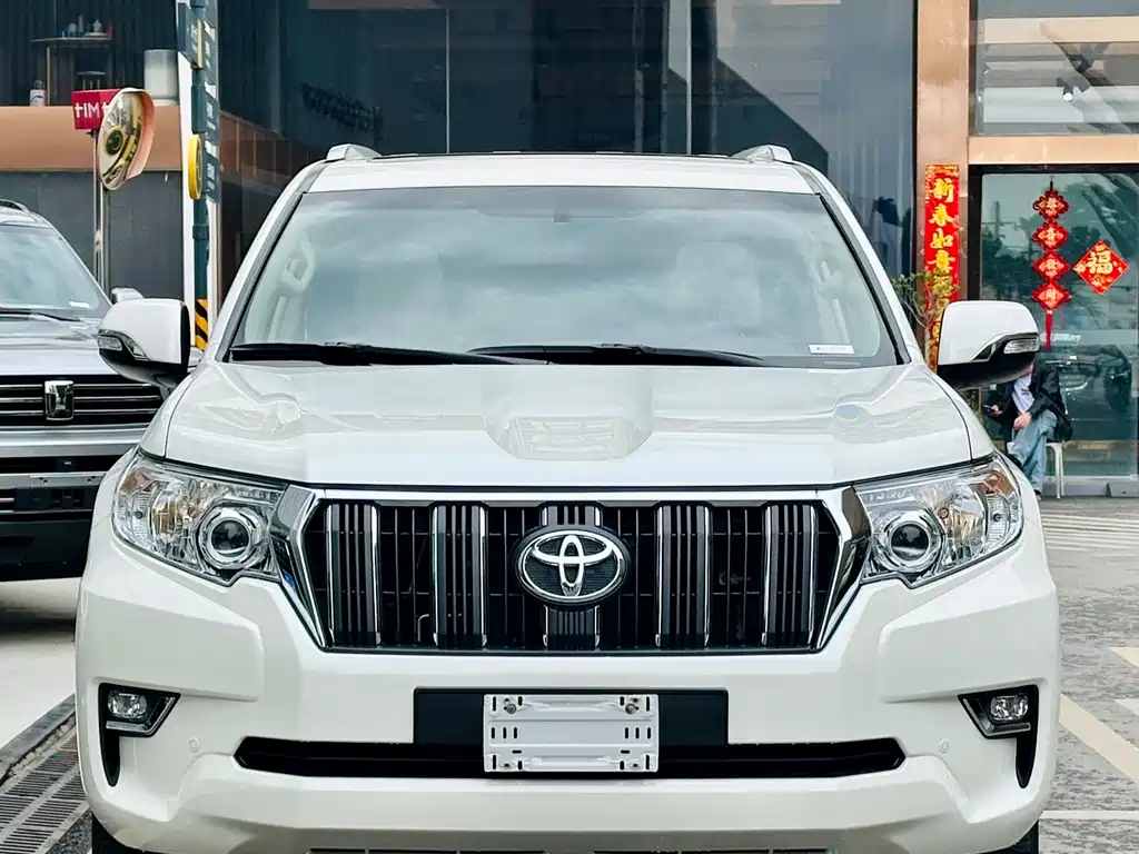 Toyota Prado 2019 — фото 2