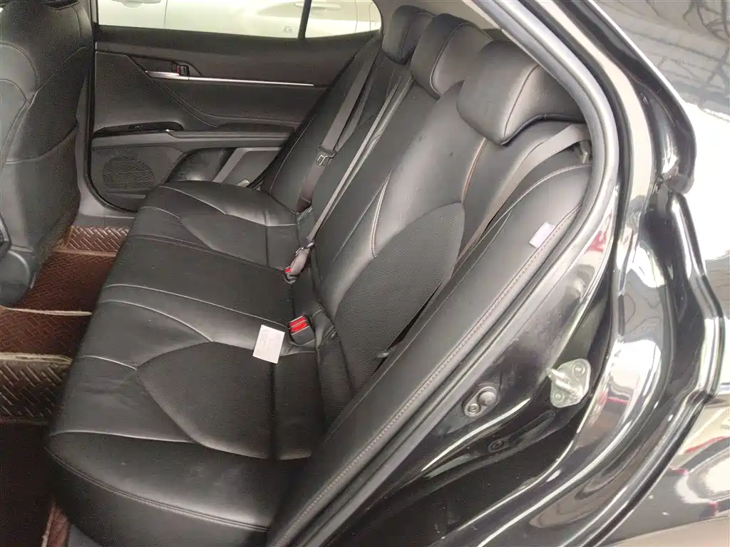 Toyota Camry 2021 — фото 17