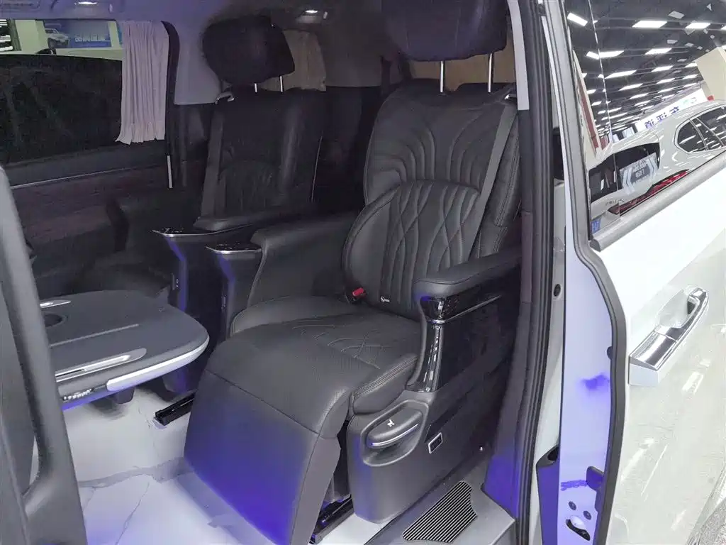 GAC Motor Trumpchi M8 2024 — фото 17