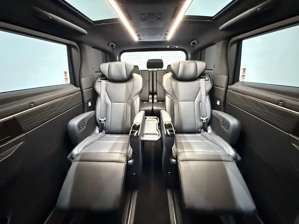 Toyota Alphard 2025 — фото 10