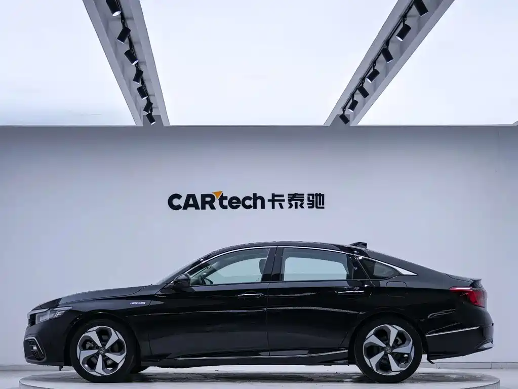 Honda Inspire 2021 — фото 3