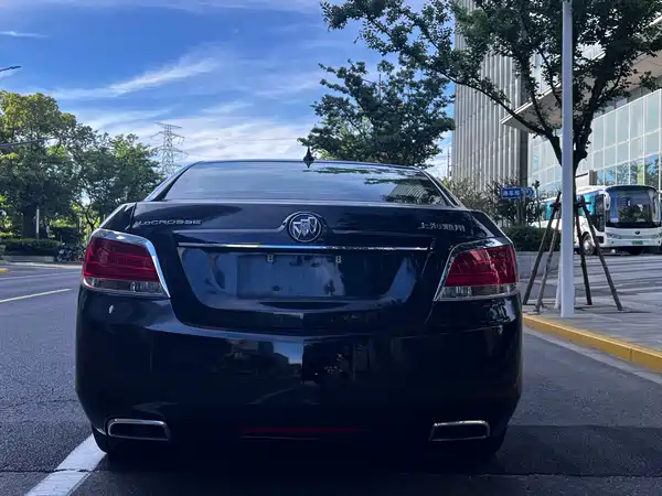 Buick LaCrosse 2011