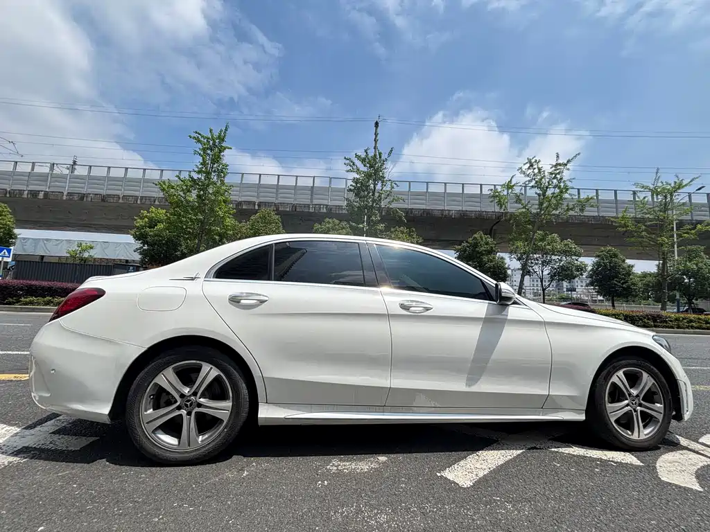 Mercedes-Benz C-Class 2019 — фото 11