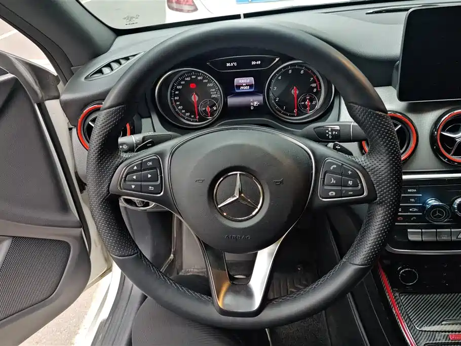 Mercedes-Benz CLA 2018 — фото 15