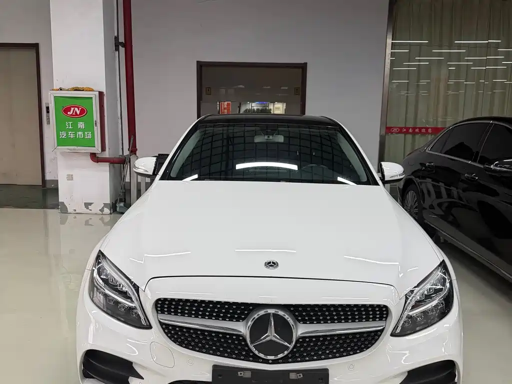Mercedes-Benz C-Class 2022
