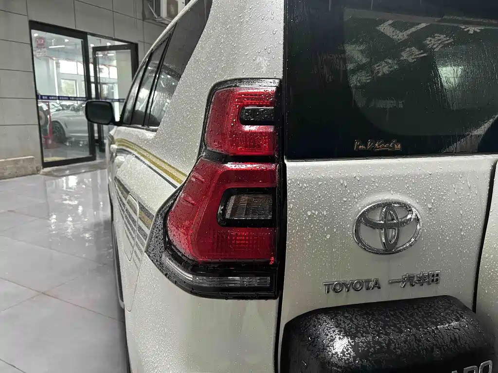 Toyota Prado 2018 — фото 15