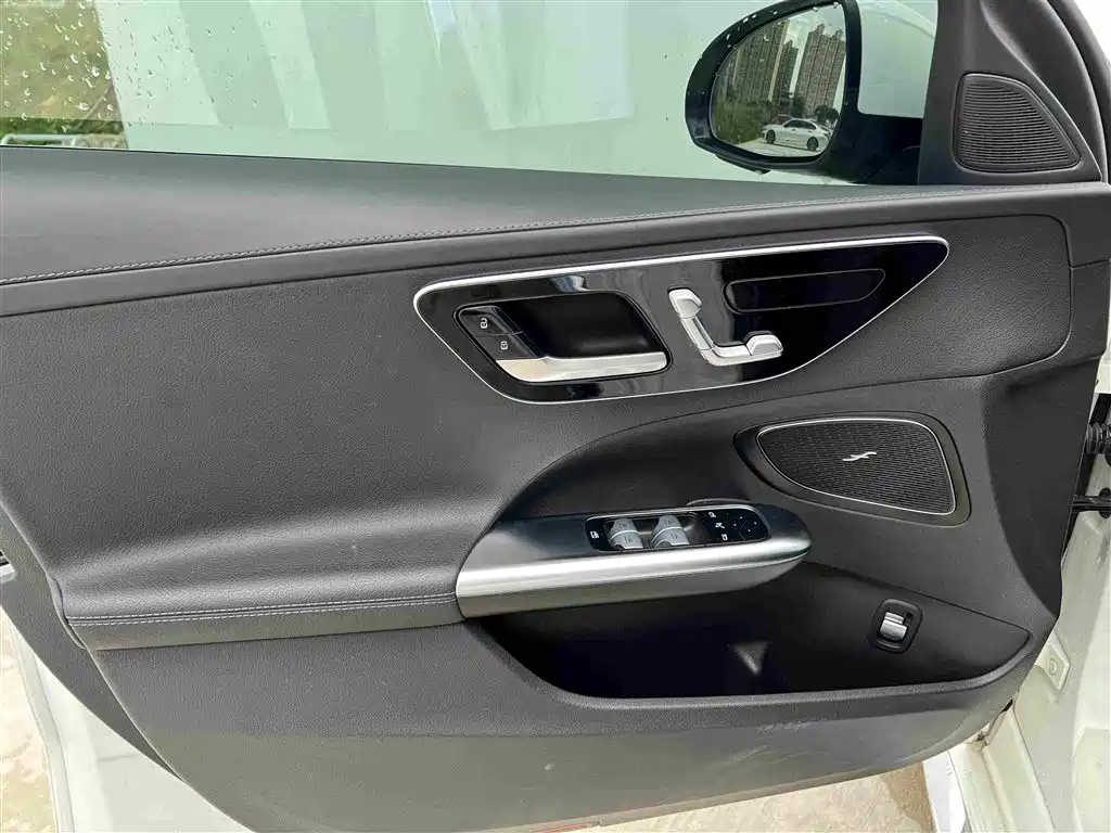 Mercedes-Benz C-Class 2023 — фото 14
