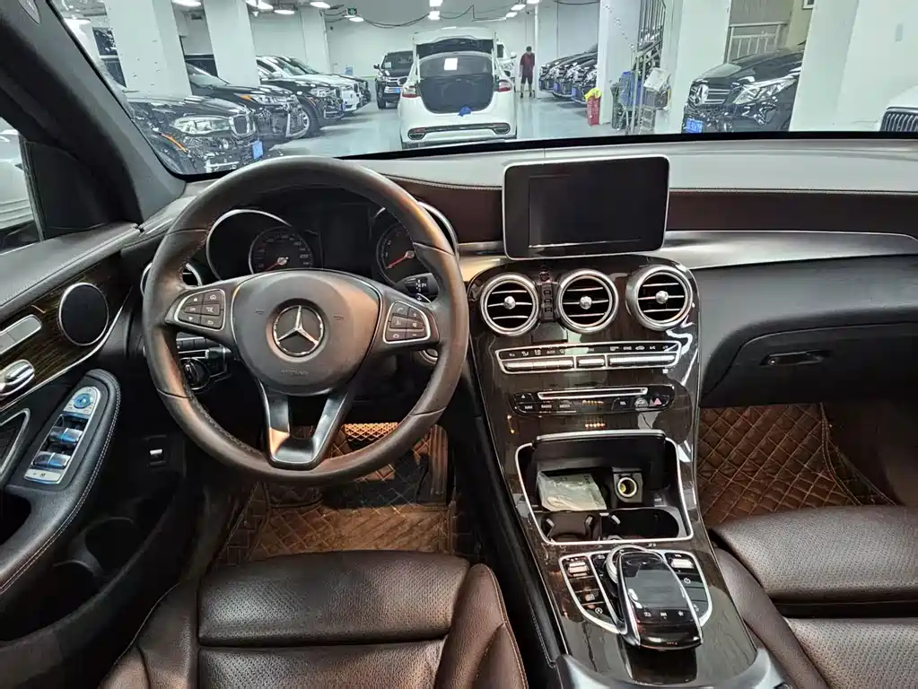 Mercedes-Benz GLC 2019 — фото 19