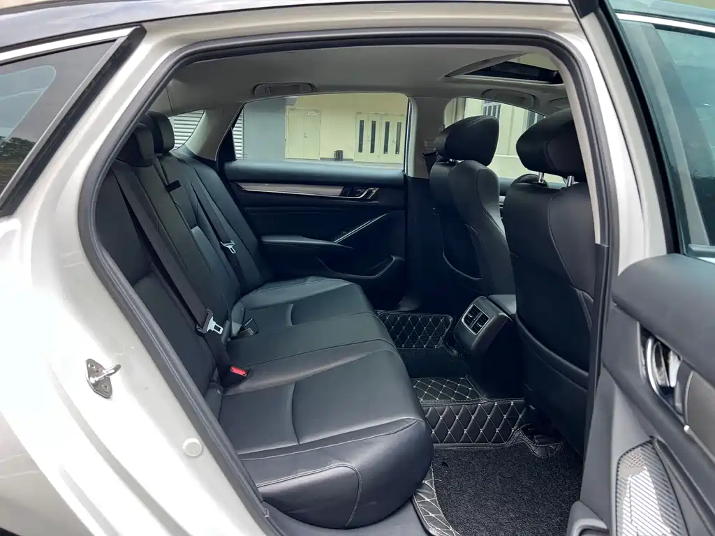Honda Accord 2021 — фото 10