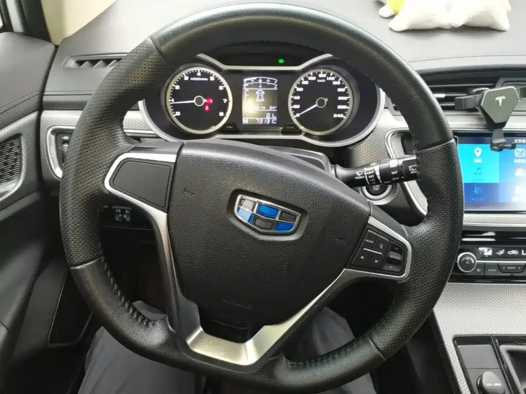 Geely Emgrand GS 2017 — фото 11
