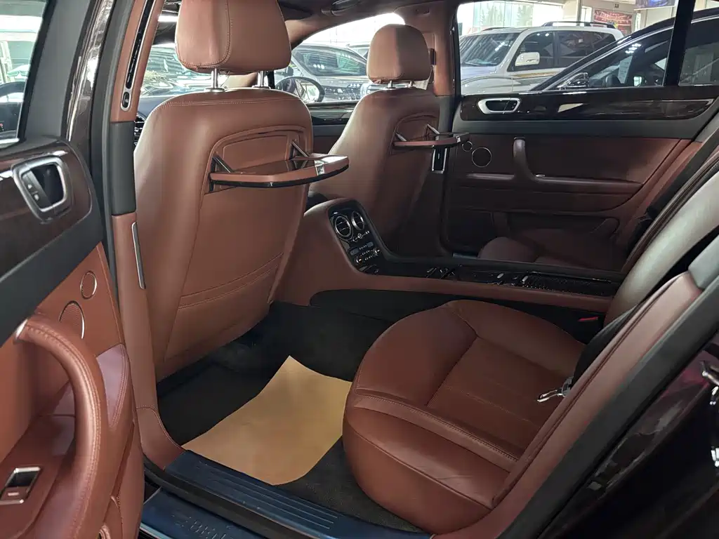 Bentley Flying Spur 2010 — фото 12