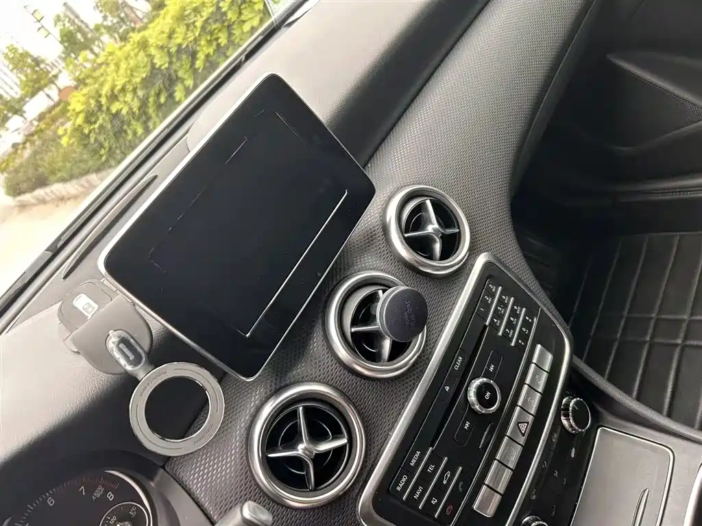 Mercedes-Benz A-Class 2017 — фото 6