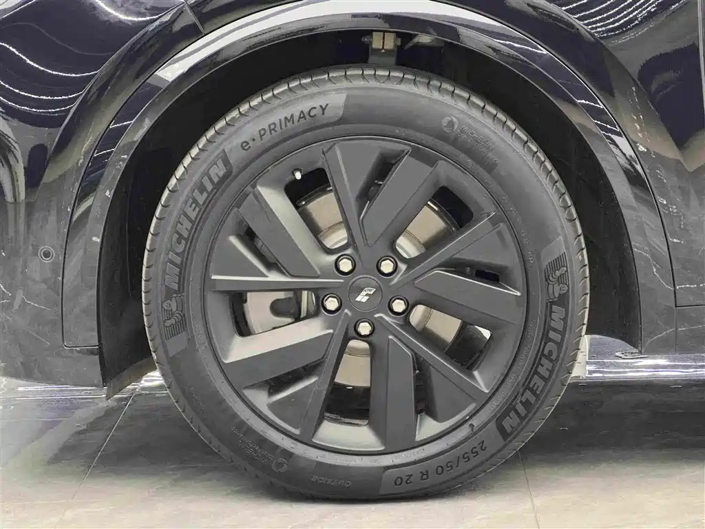 Li Auto Li L8 2024
