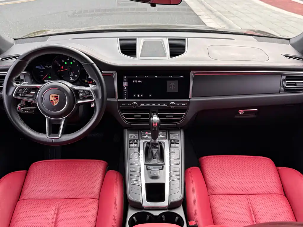 Porsche Macan 2019 — фото 14