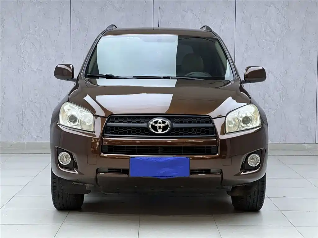 Toyota RAV4 2013 — фото 2