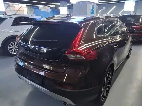 Volvo V40 2018