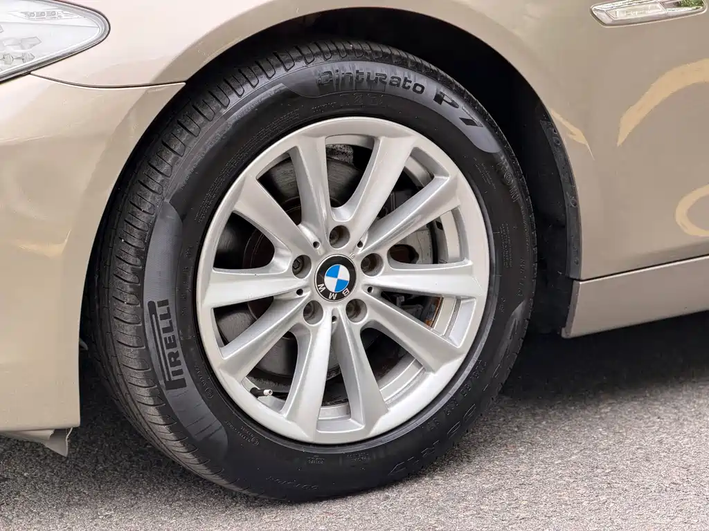 BMW 5 Series 2010 — фото 13