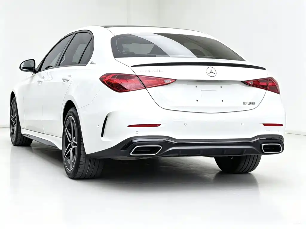 Mercedes-Benz C-Class 2023 — фото 12