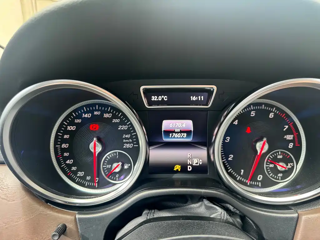 Mercedes-Benz GLE 2016 — фото 15