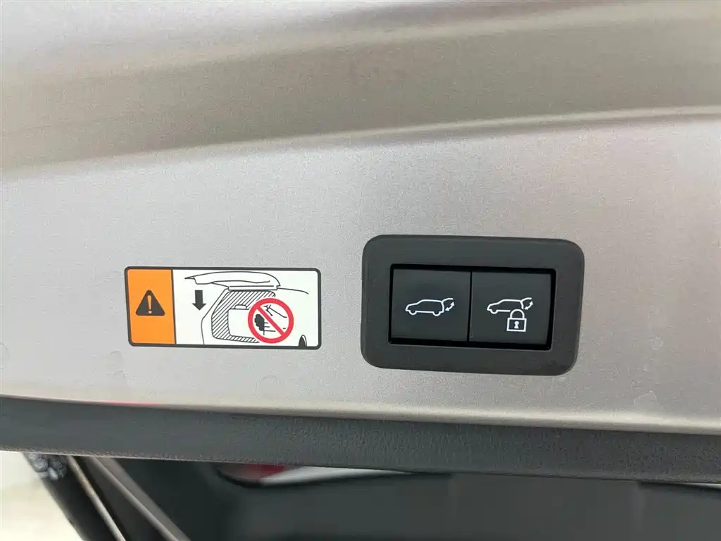Toyota Corolla Cross 2022 — фото 17